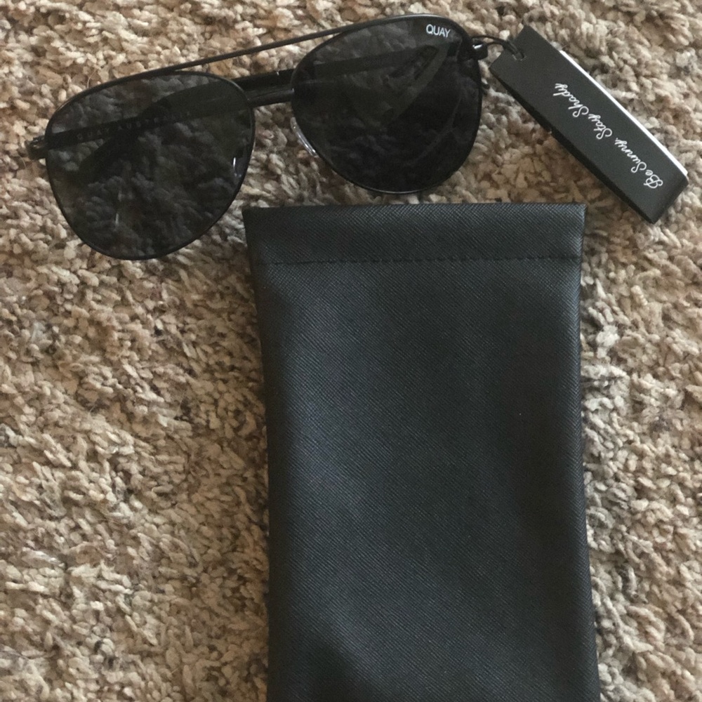 NWT Quay Australia Vivienne Aviator Sunglasses